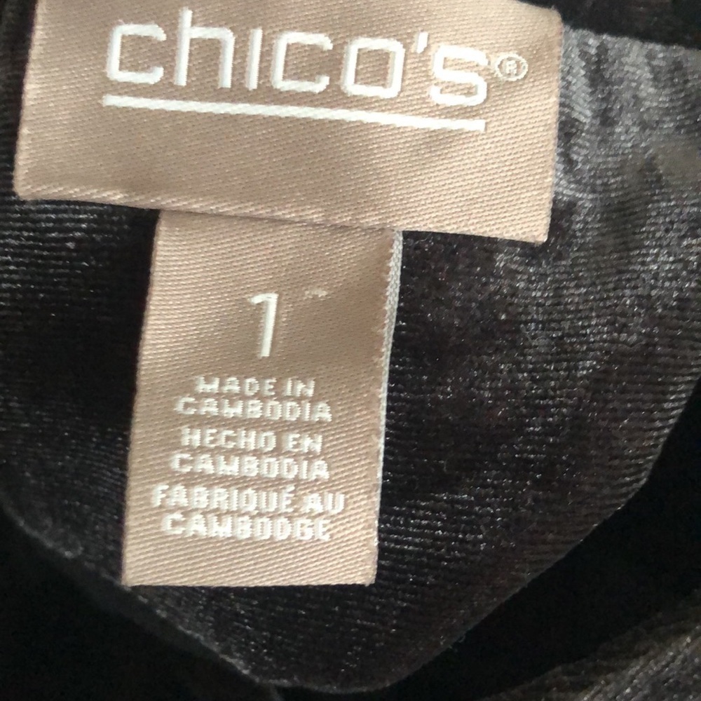 Chico’s Velvet Quilted Vest Sz. 1/M Purple Zip Up lined Lightweight Cozy Winter - Picture 8 of 9